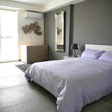 Apartamento Red Malta - Tigne Point Sea View Sliema