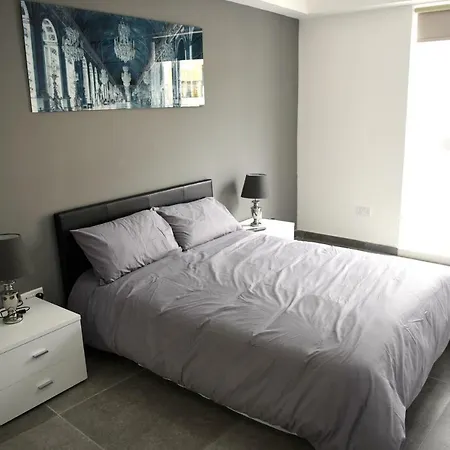 Red Malta - Tigne Point Sea View * Sliema