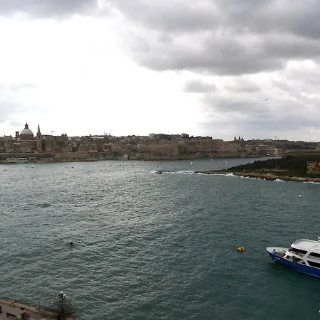 Red Malta - Tigne Point Sea View * Sliema