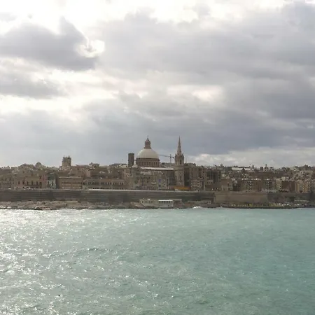 Red Malta - Tigne Point Sea View * Sliema
