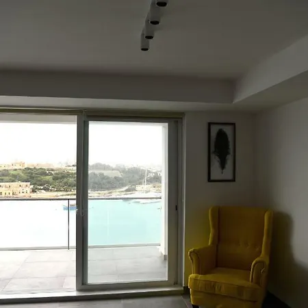 Red Malta - Tigne Point Sea View Apartment Sliema